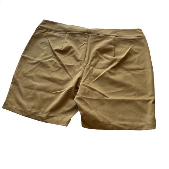 Danielle Bernstein shorts  - Picture 4 of 7